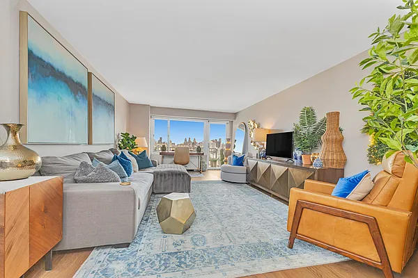 118 East 60th Street #30B