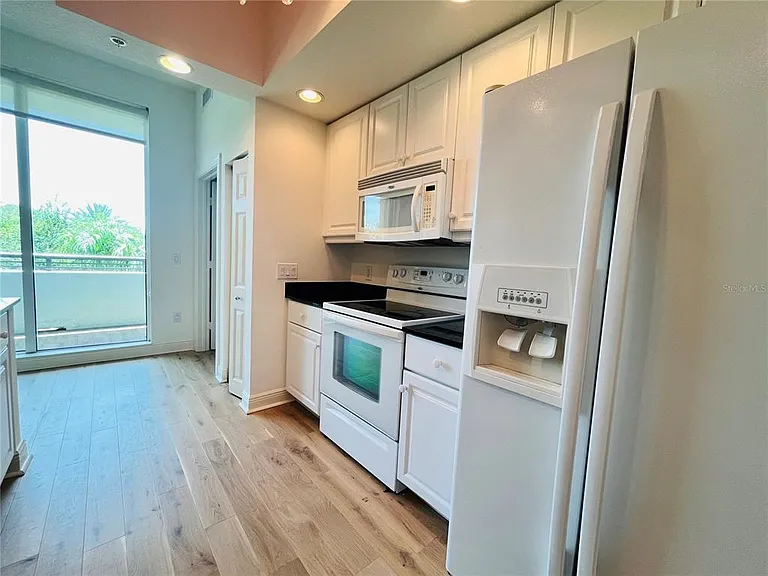 800 N Tamiami Trl #205 — Photo 6