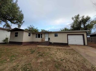 12 Camden Way, Perry, OK 73077