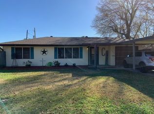2911 W Chicago Ave, Nederland, TX 77627