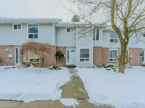 32 Mowat Blvd #58, Kitchener, ON N2E 1X4