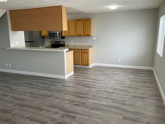 4th image of 1202 Sycamore Dr APT 3