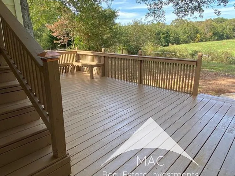 820 Chick Springs Rd — Photo 3