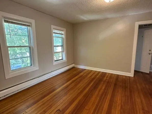 505 Grotto St N #2, Saint Paul, MN 55104