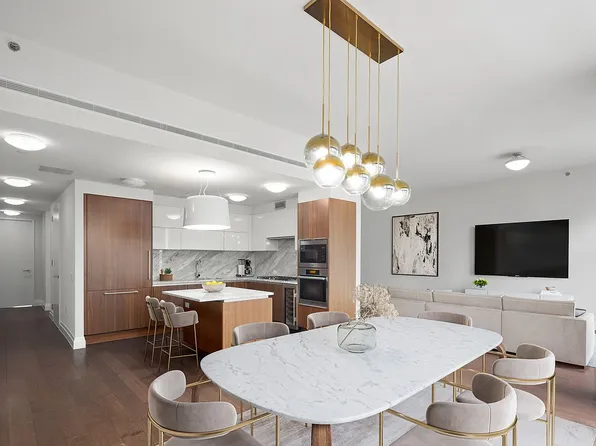35 W 15th St APT 8D, New York, NY 10011