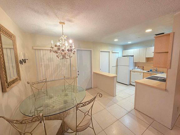 2nd image of 700 LAYNE Boulevard #318B