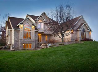 1300 Summit Oaks Dr, Burnsville, MN 55337