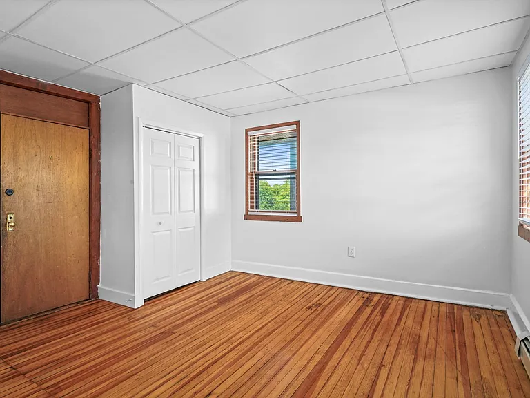 33 Franklin St — Photo 15