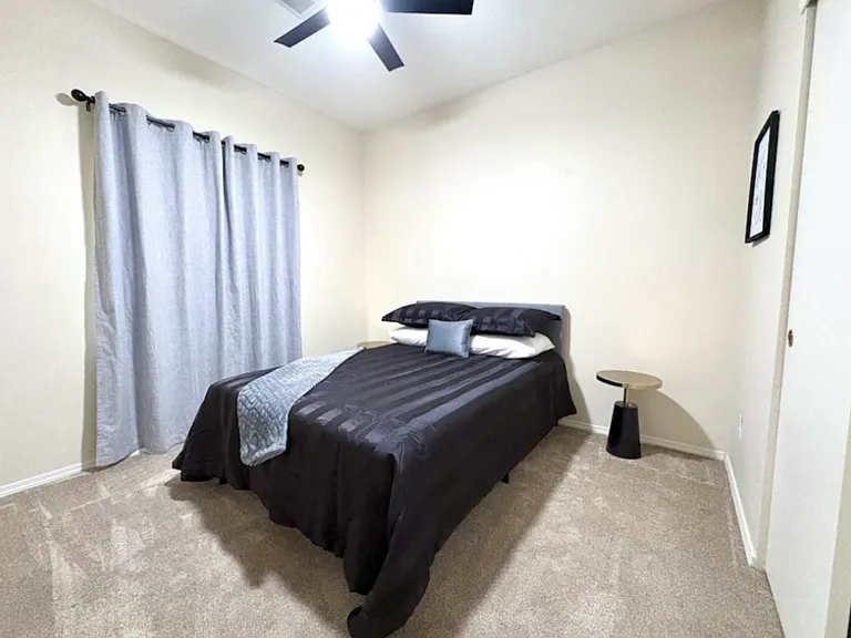 1404 Vista Monte Dr NE — Photo 7
