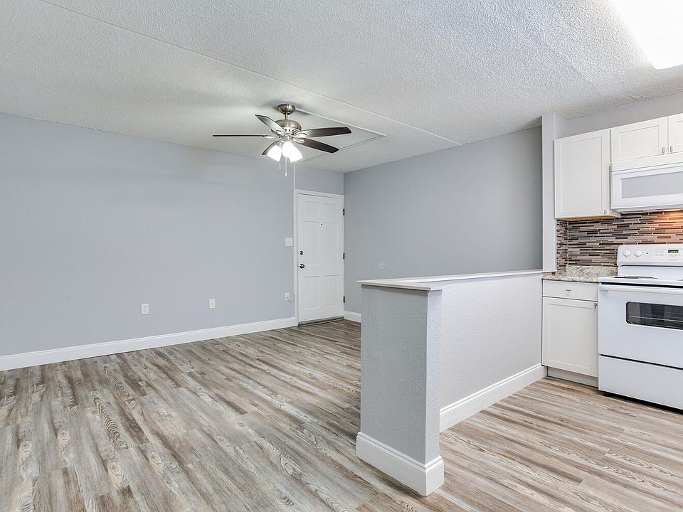 1st image of 4310 W North B St APT 13