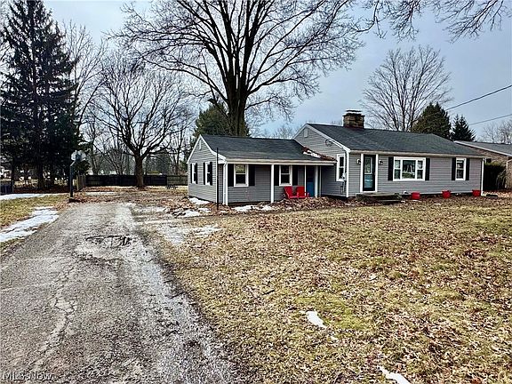 2nd image of 1068 Ivy St NW