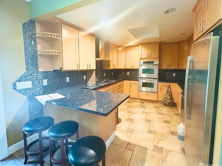 224 Cordova St — Photo 5