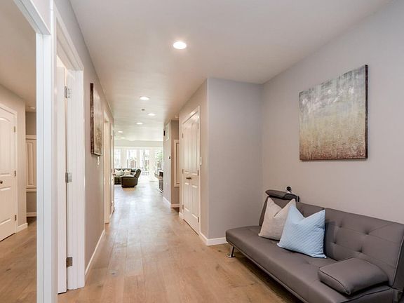 5th image of 52 Murray Ct