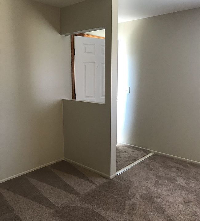 2nd image of 4415 Oakwood Blvd APT 1