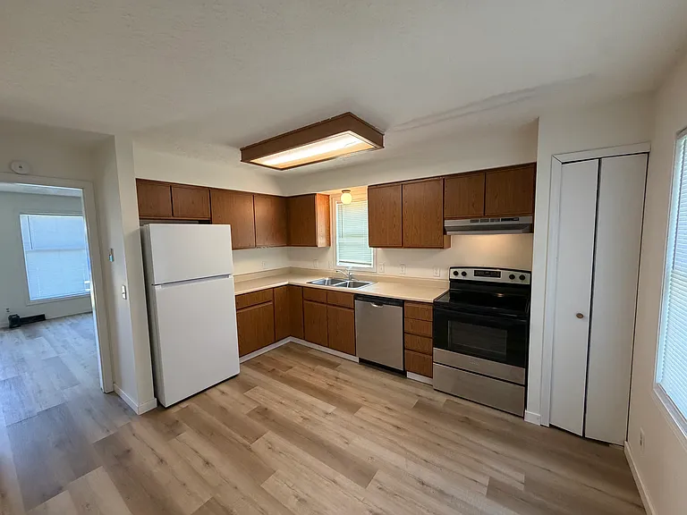 601-603 N Poplar St #601 — Photo 6