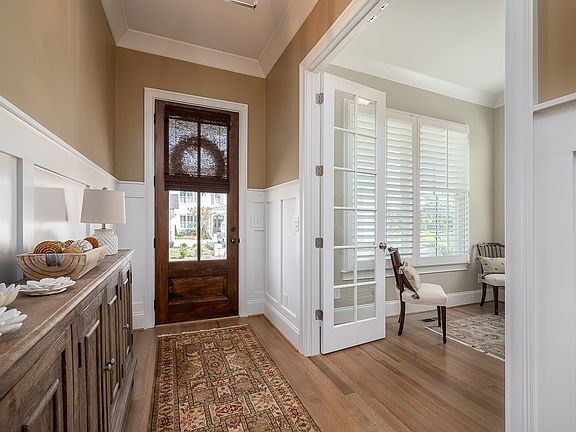 4th image of 326 Hughes Ln