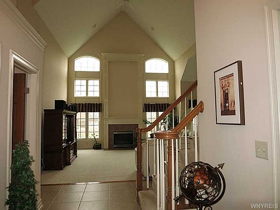 3rd image of 35 Briarwood Ln