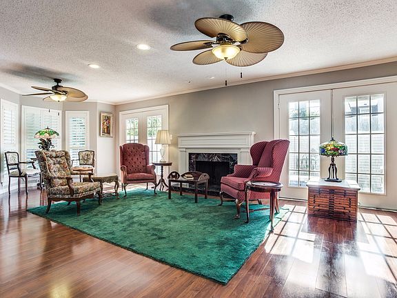 4th image of 15902 Archwood Ln #1021