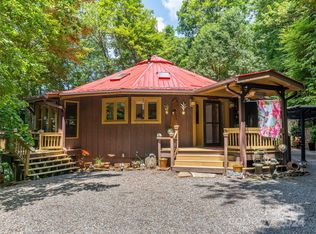 19 Winter Ln, Clyde, NC 28721