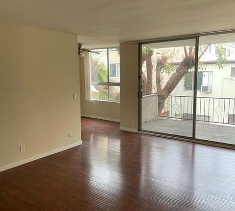 4th image of 516 S Alexandria Ave #208