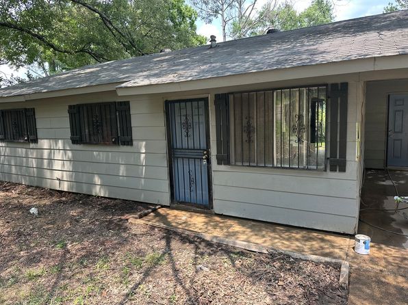 422 Queen Julianna Ln