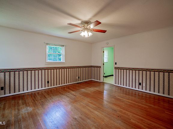 5th image of 772 Liberty Dr