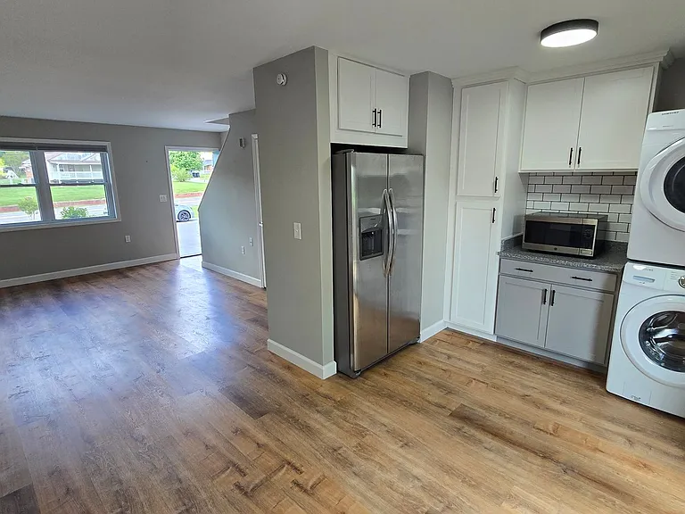 3459 Bloomingdale Rd #4 — Photo 6