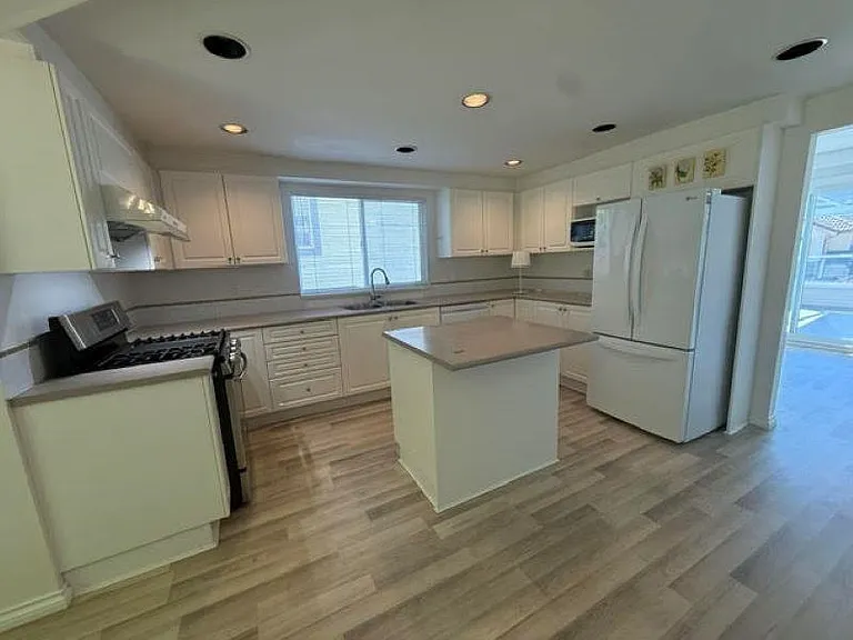 16XX Plateau Cres — Photo 5
