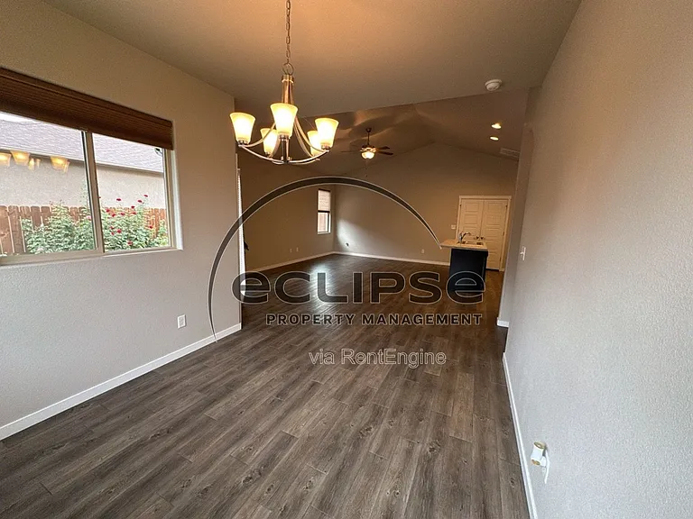 2921 Magnolia Ave — Photo 24
