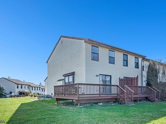 4th image of 233 Spruce Ct