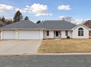 6361 Barclay Ave, Inver Grove Heights, MN 55077