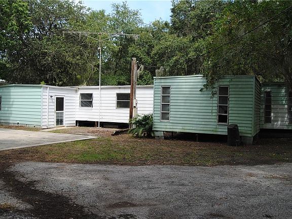 3rd image of 1590 De Leon St