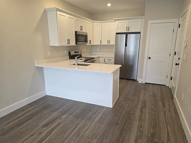 64 Tolman St #5 — Photo 3