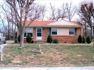 216 Magnolia Dr, Hopkinsville, KY 42240