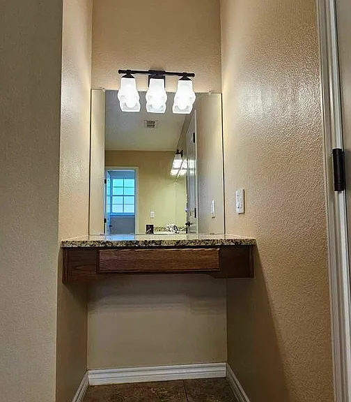 2320 Flagstone Dr — Photo 30
