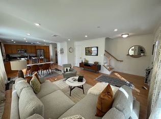 12 Thornton Rd #3, Chestnut Hill, MA 02467