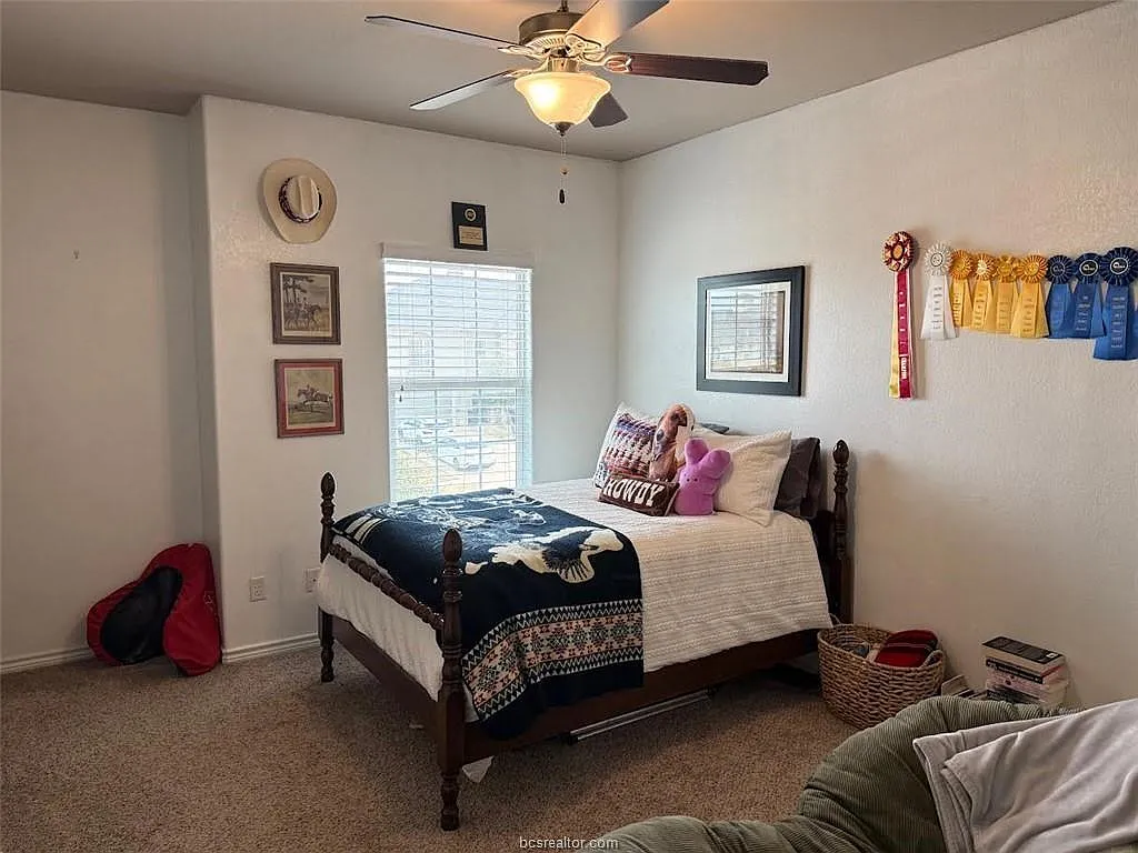 4 bed, 4.5 bath, 2099 sqft, $2,800 — Photo 4