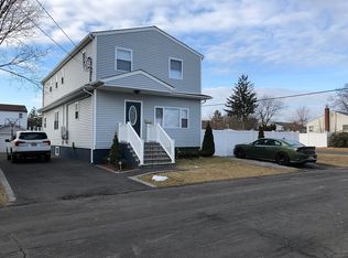 530 Windmill Ave, West Babylon, NY 11704