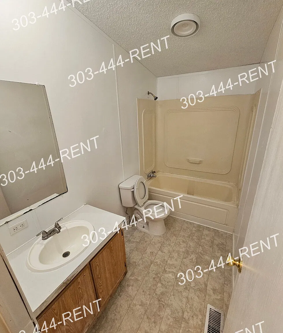 3 bed, 2.0 bath, 1404 sqft, $2,195 — Photo 4