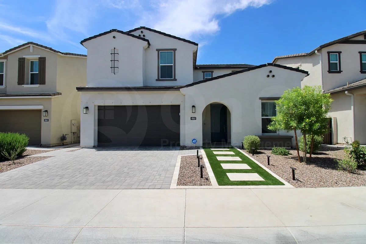 3 bed, 2.5 bath, 1832 sqft, $3,599 — Photo 2
