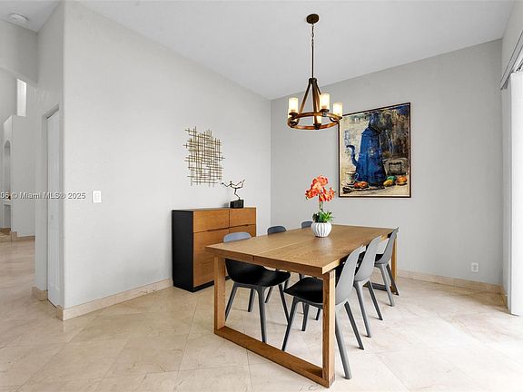 5th image of 3758 SW 50th Ct