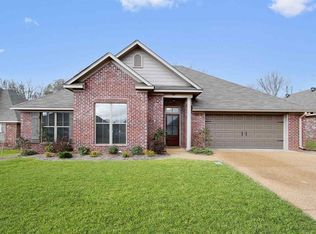 964 Clubhouse Dr, Pearl, MS 39208