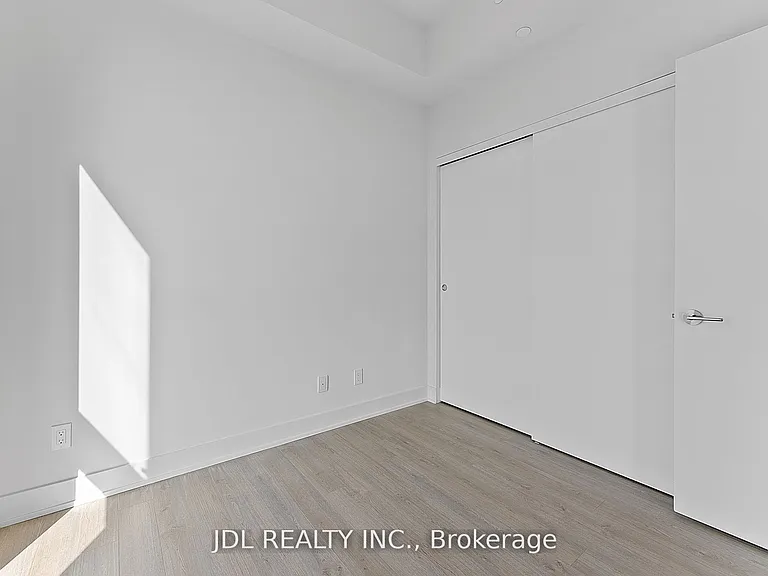 8 Cumberland St #2103 — Photo 24