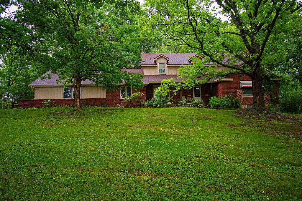 22829 Showalter Rd - Property Image