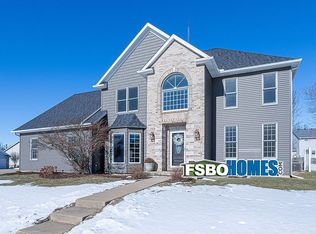 4052 18th Ave, Bettendorf, IA 52722