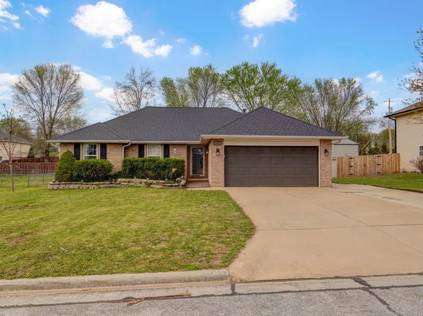 413 Cedar Lane, Willard, MO 65781