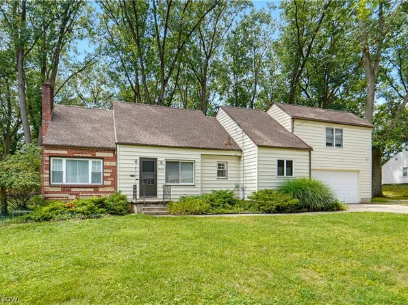 3504 Lakeview Blvd, Stow, OH 44224