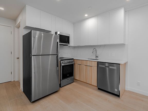 4th image of 20-15 46th St #1