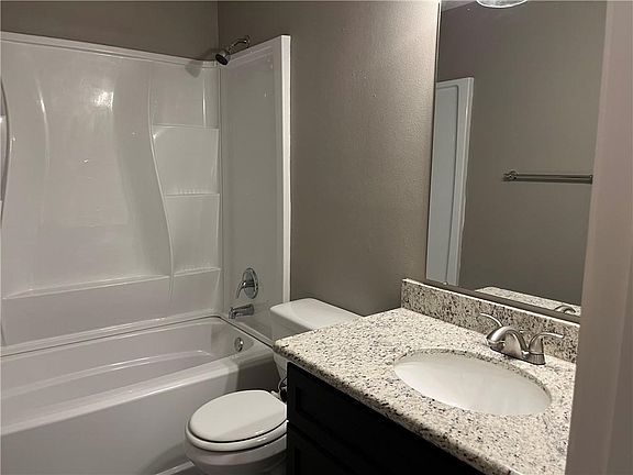 2nd image of 1816 Williamsburg Dr