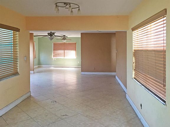 3rd image of 2500 NW 16th St